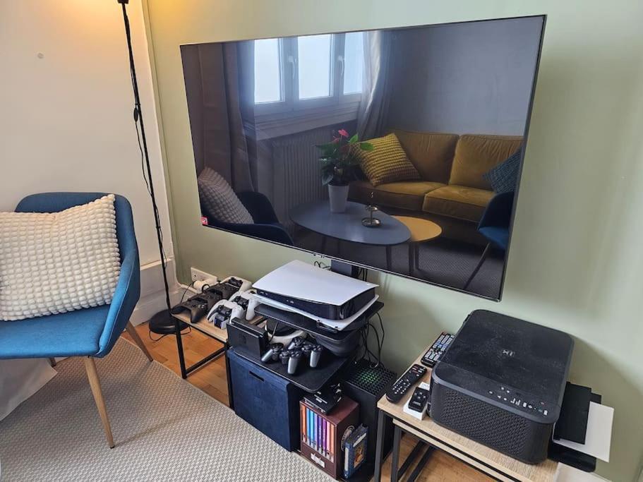 Renovated 2-Bed Apartment 2 Min From Lyon Oullins Exterior photo